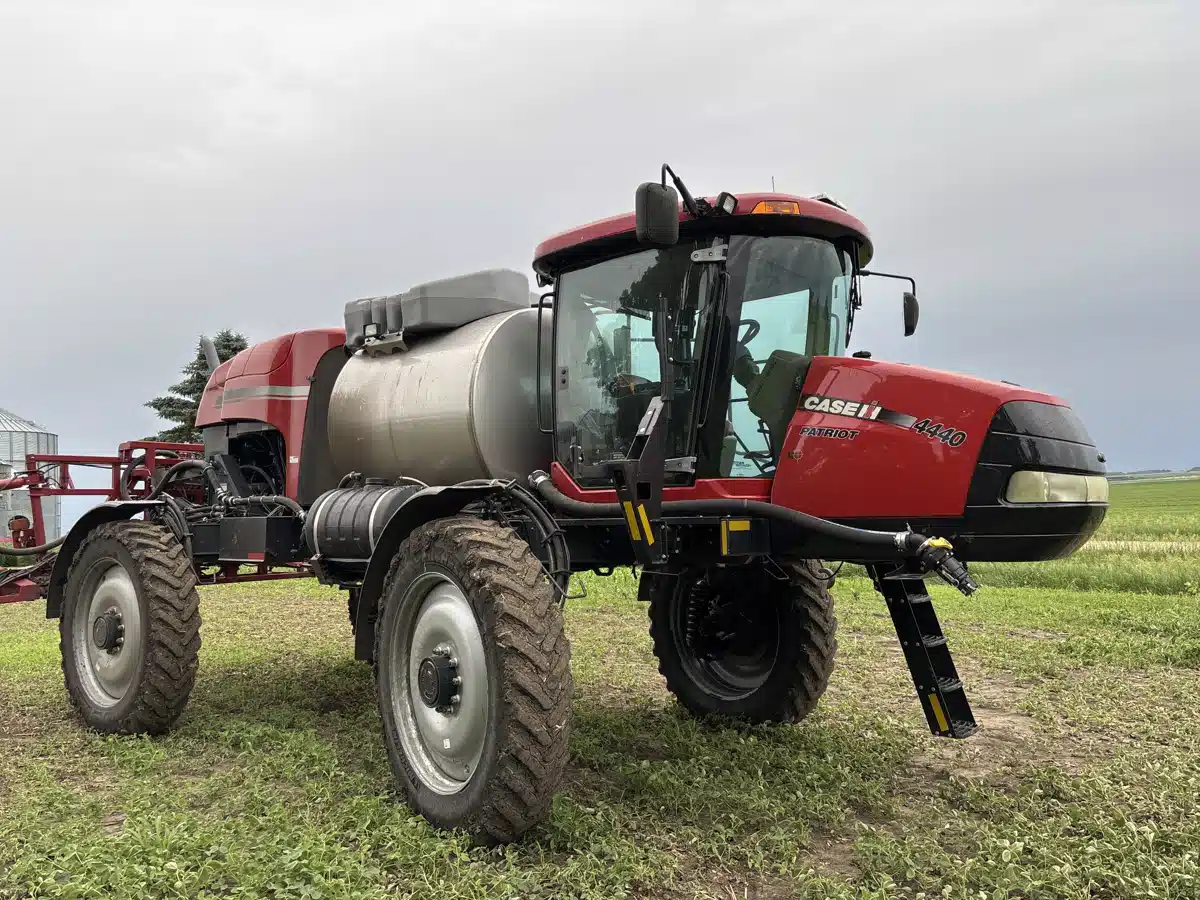 Gallery image 2 for 2018 Case IH PATRIOT 4440 Sprayer - Self Propelled