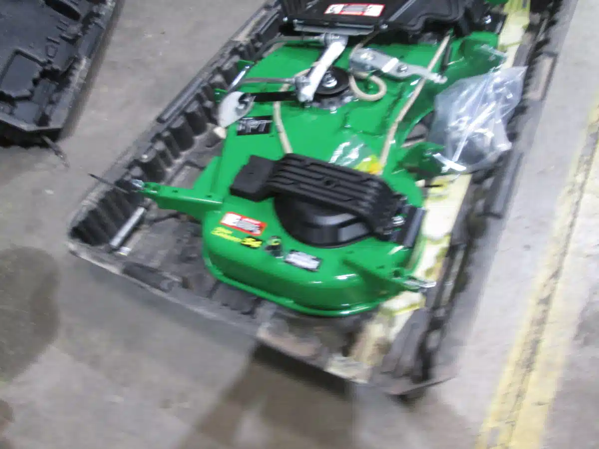 Photo de la Galerie 2 pour 2026 John Deere 54 INCH Accessoires