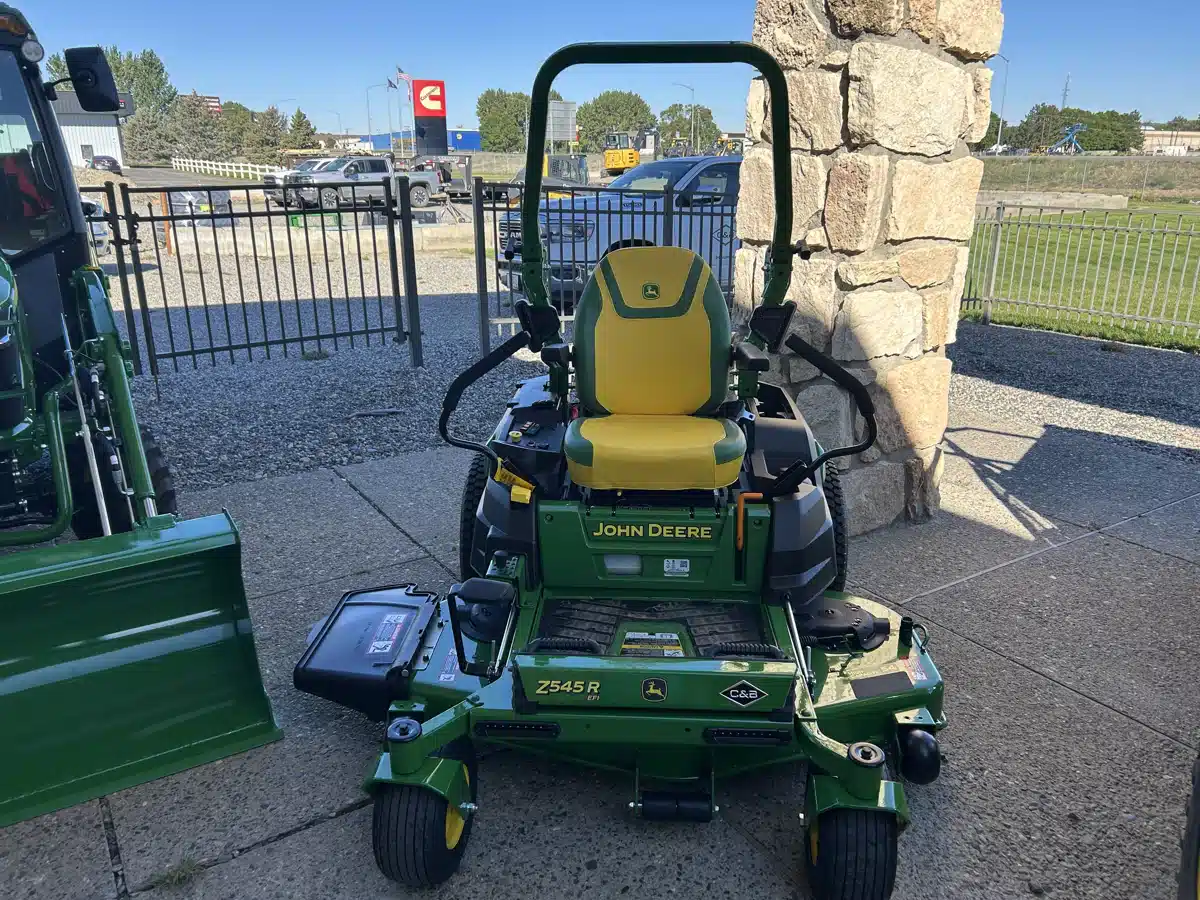 Gallery image 1 for 2026 John Deere Z545R Mower - Zero Turn