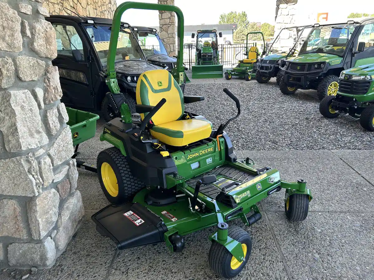 Gallery image 2 for 2026 John Deere Z545R Mower - Zero Turn