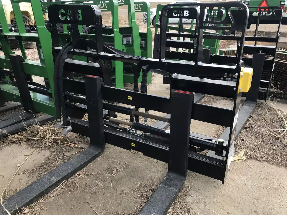 Photo de la Galerie 1 pour MDS Manufacturing WALK THRU RAIL STYLE PALLET FORK Autre