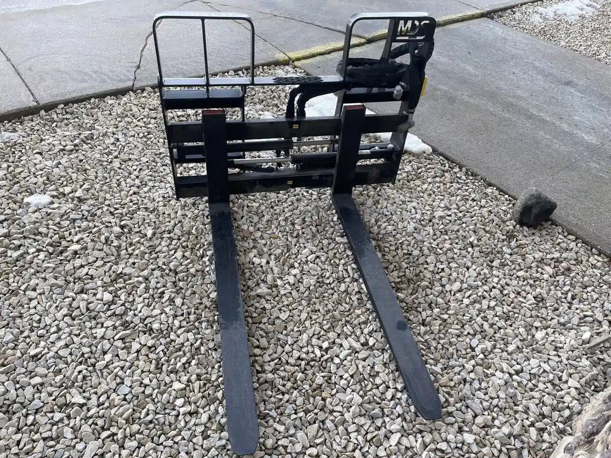 Gallery image 1 for MDS Manufacturing WALK THRU RAIL STYLE PALLET FORK Attachment