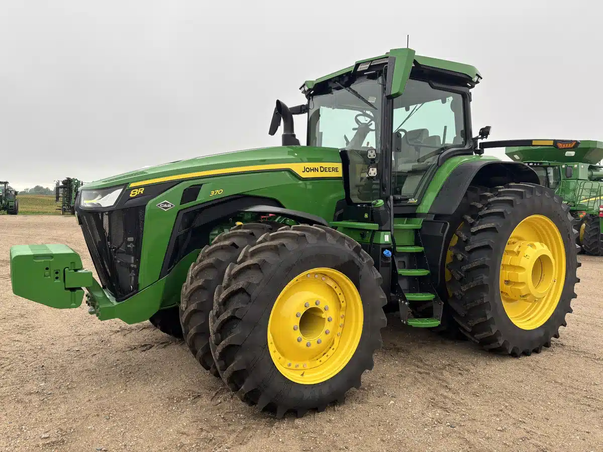 Gallery image 1 for 2025 John Deere 8R 370 Tractor