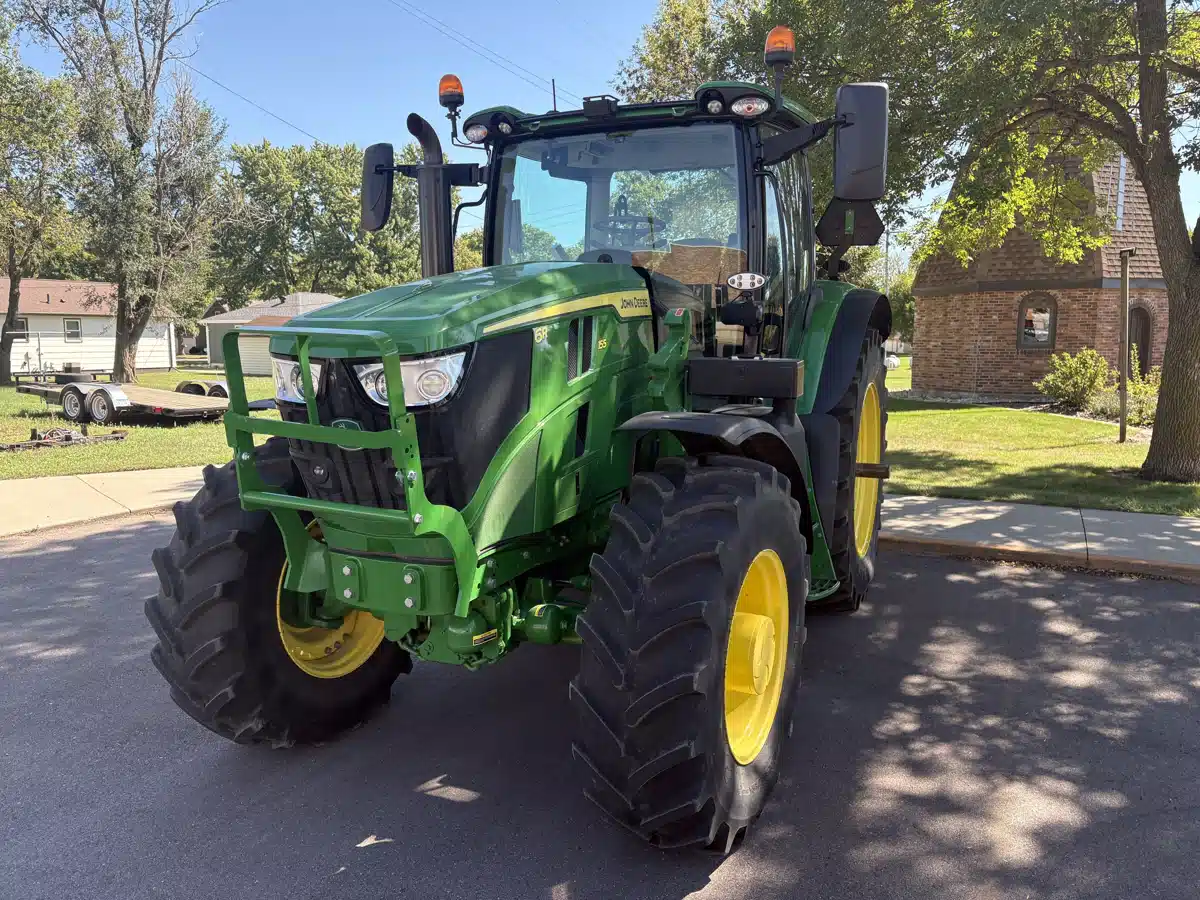 Photo de la Galerie 2 pour 2023 John Deere 6R 155 Tracteur
