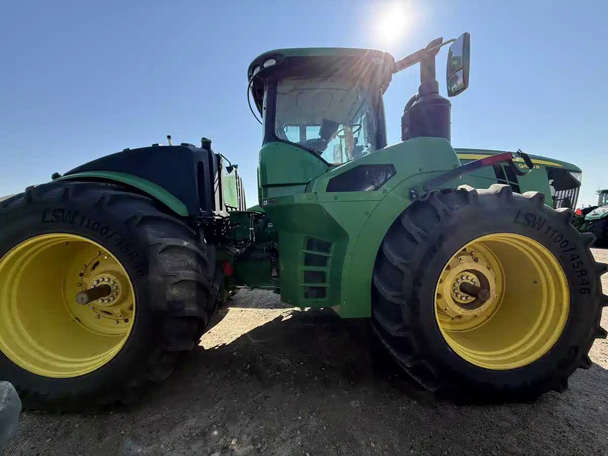 Gallery image 2 for 2019 John Deere 9420R Tractor