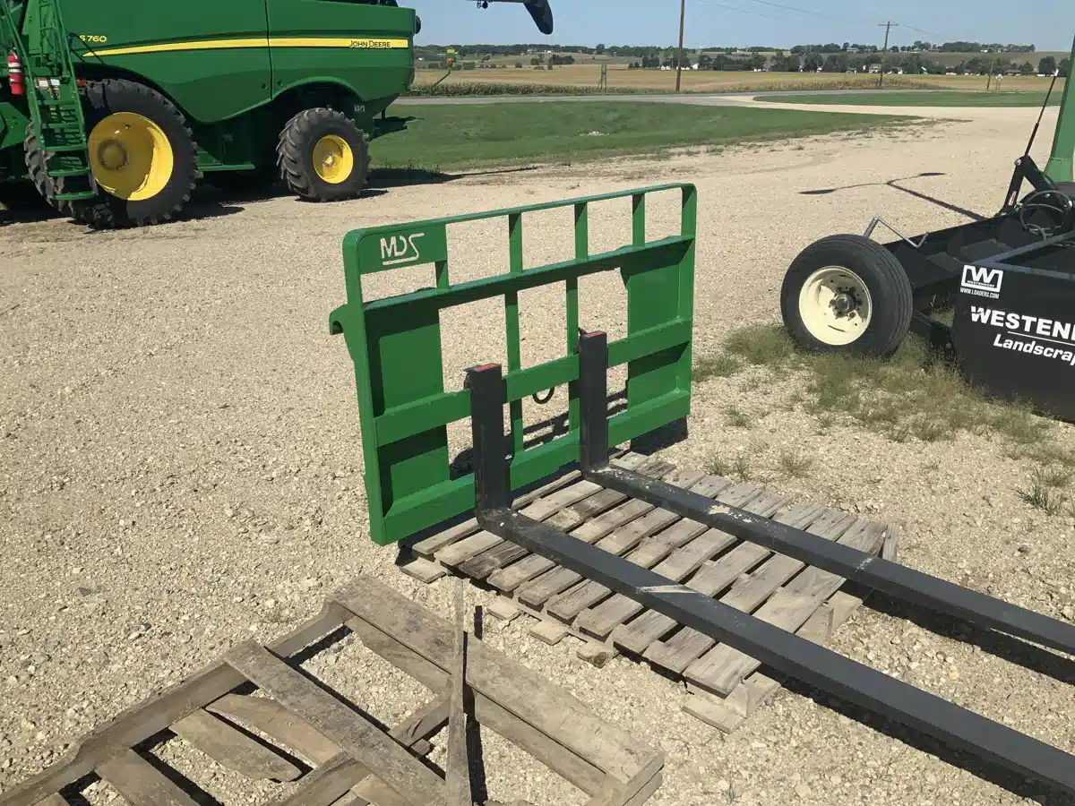 Gallery image 2 for MDS Manufacturing Rail Style Pallet Fork Attachment