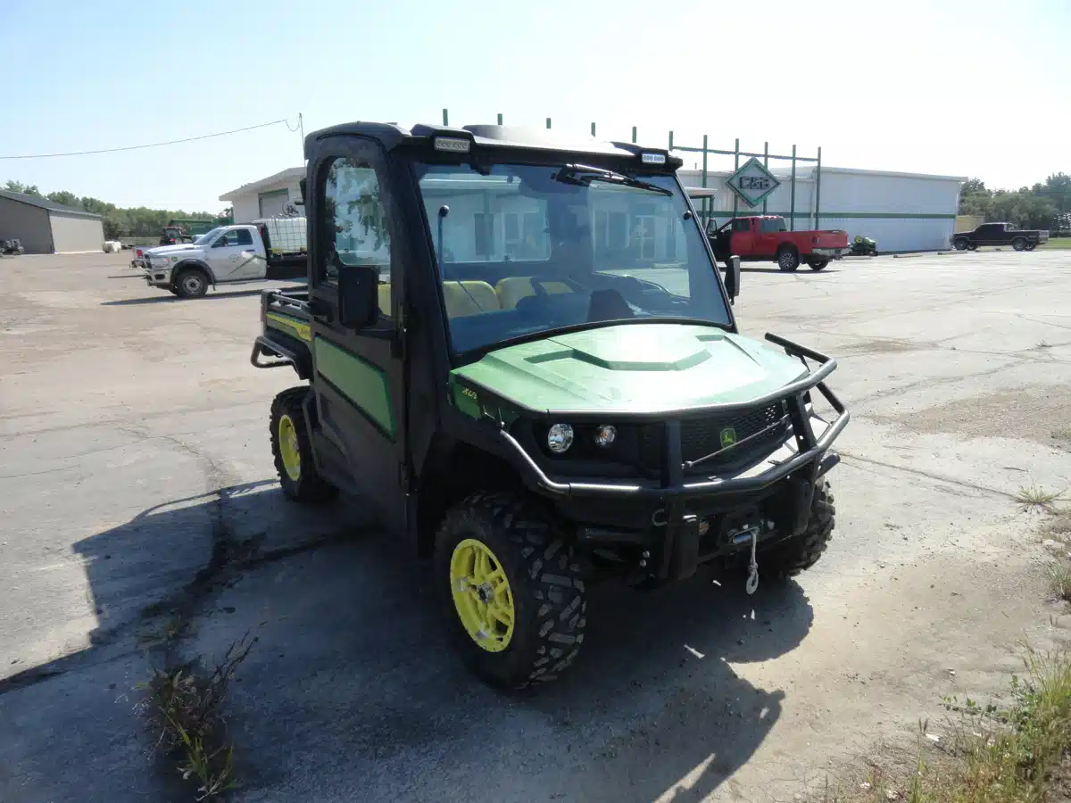 Photo de la Galerie 2 pour 2021 John Deere XUV 835M Véhicule utilitaire