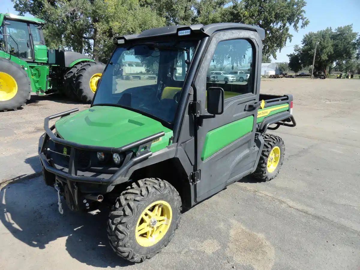 Photo de la Galerie 1 pour 2021 John Deere XUV 835M Véhicule utilitaire