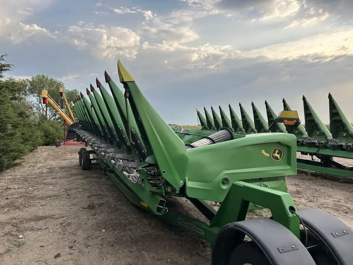 Gallery image 2 for 2024 John Deere C12R Header - Row Crop