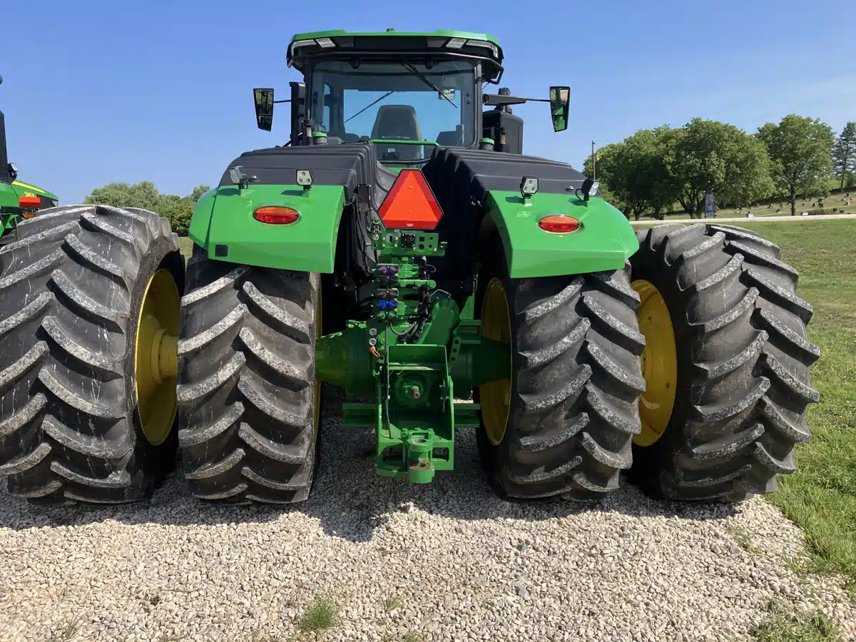 Photo de la Galerie 2 pour 2023 John Deere 9R 640 Tracteur