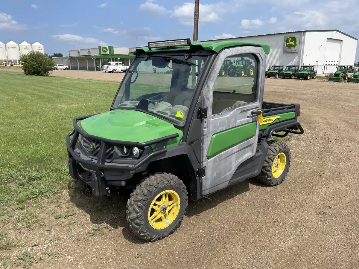 Gallery image 1 for 2021 John Deere XUV 835R Utility Vehicle