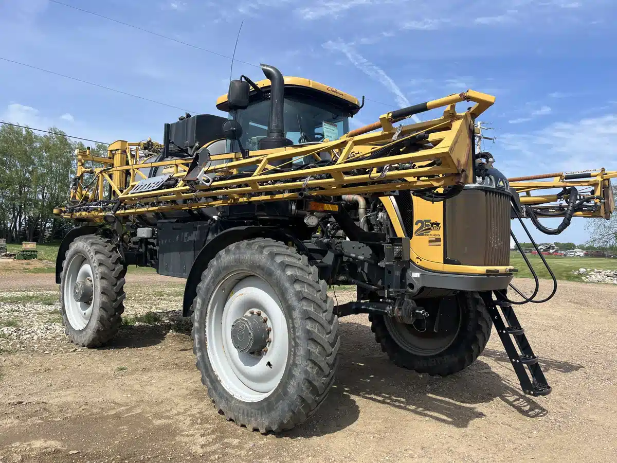Photo de la Galerie 1 pour 2018 RoGator RG1300C Arroseur - Automoteur