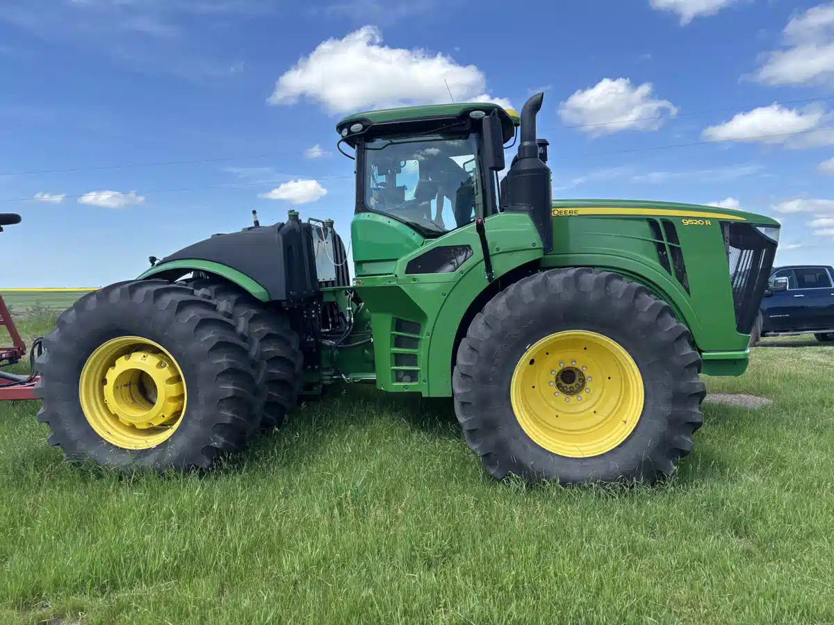 Gallery image 1 for 2019 John Deere 9520R Tractor