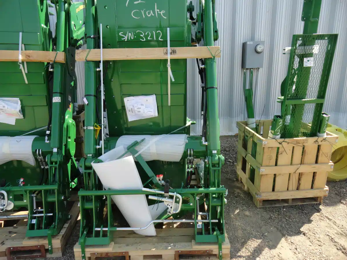 Gallery image 2 for 2026 John Deere 640R Front End Loader