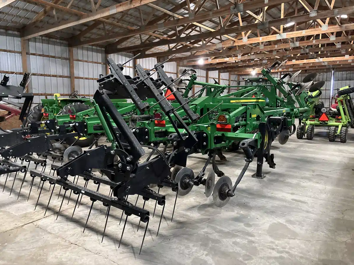 Gallery image 1 for 2022 John Deere 2730 Ripper