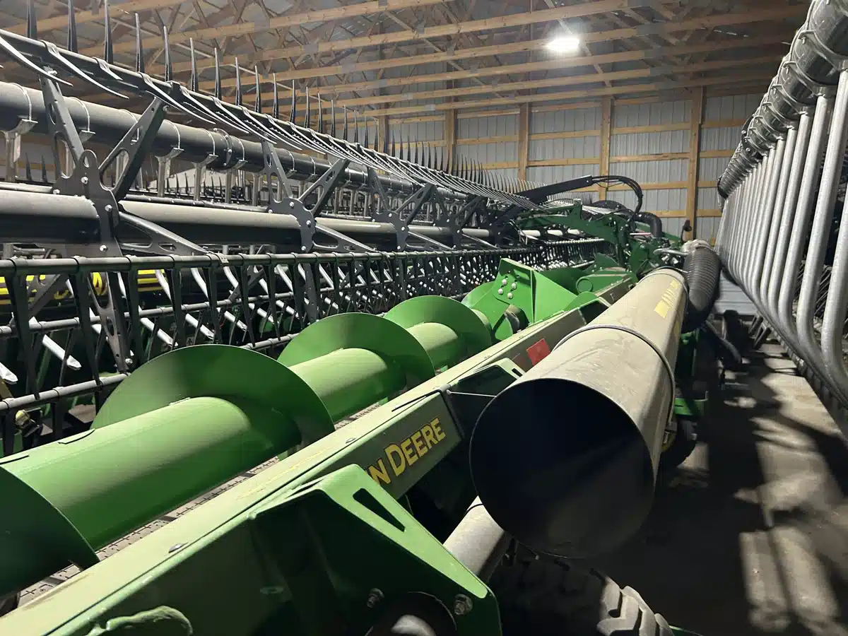 Gallery image 2 for 2023 John Deere HD45F Header - Flex Draper