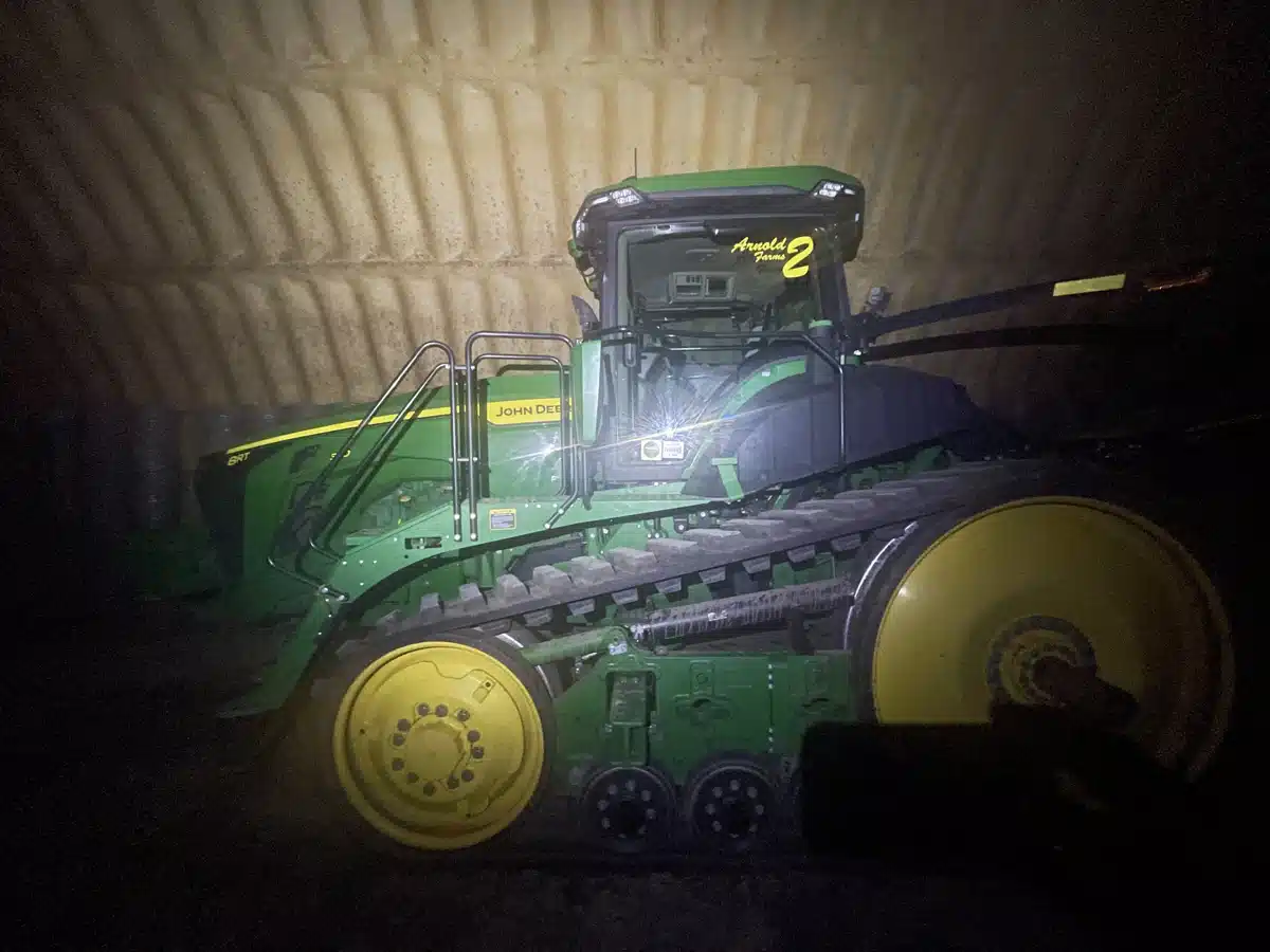 Gallery image 2 for 2021 John Deere 8RT 370 Tractor