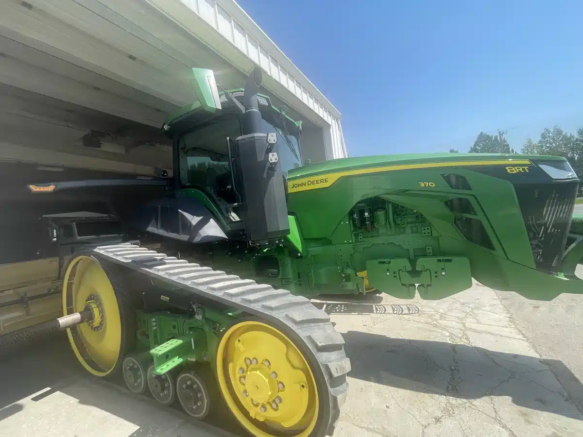 Gallery image 2 for 2021 John Deere 8RT 370 Tractor