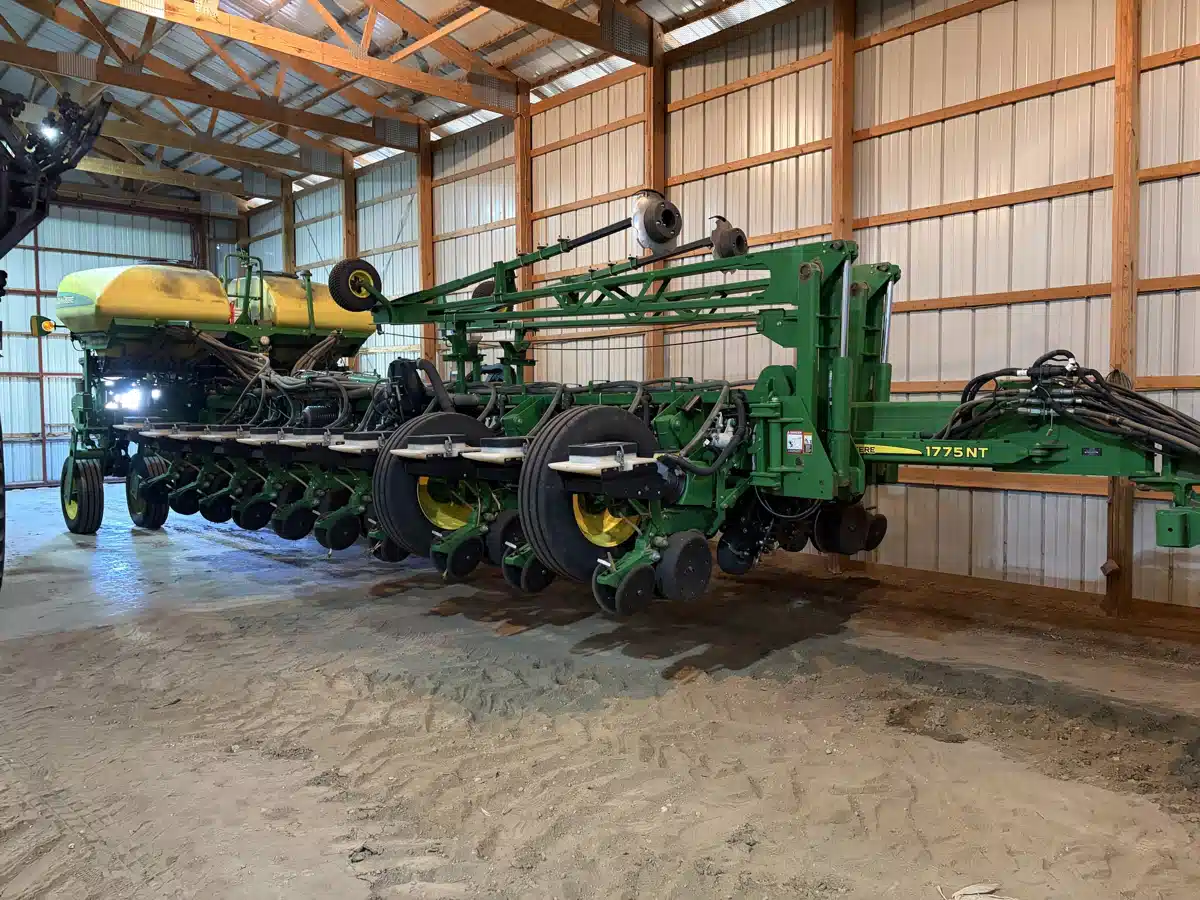 Photo de la Galerie 2 pour 2019 John Deere 1775NT Planteur