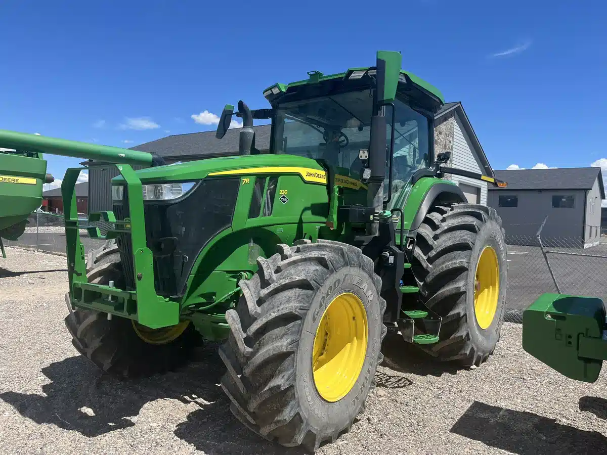 Photo de la Galerie 1 pour 2023 John Deere 7R 230 Tracteur