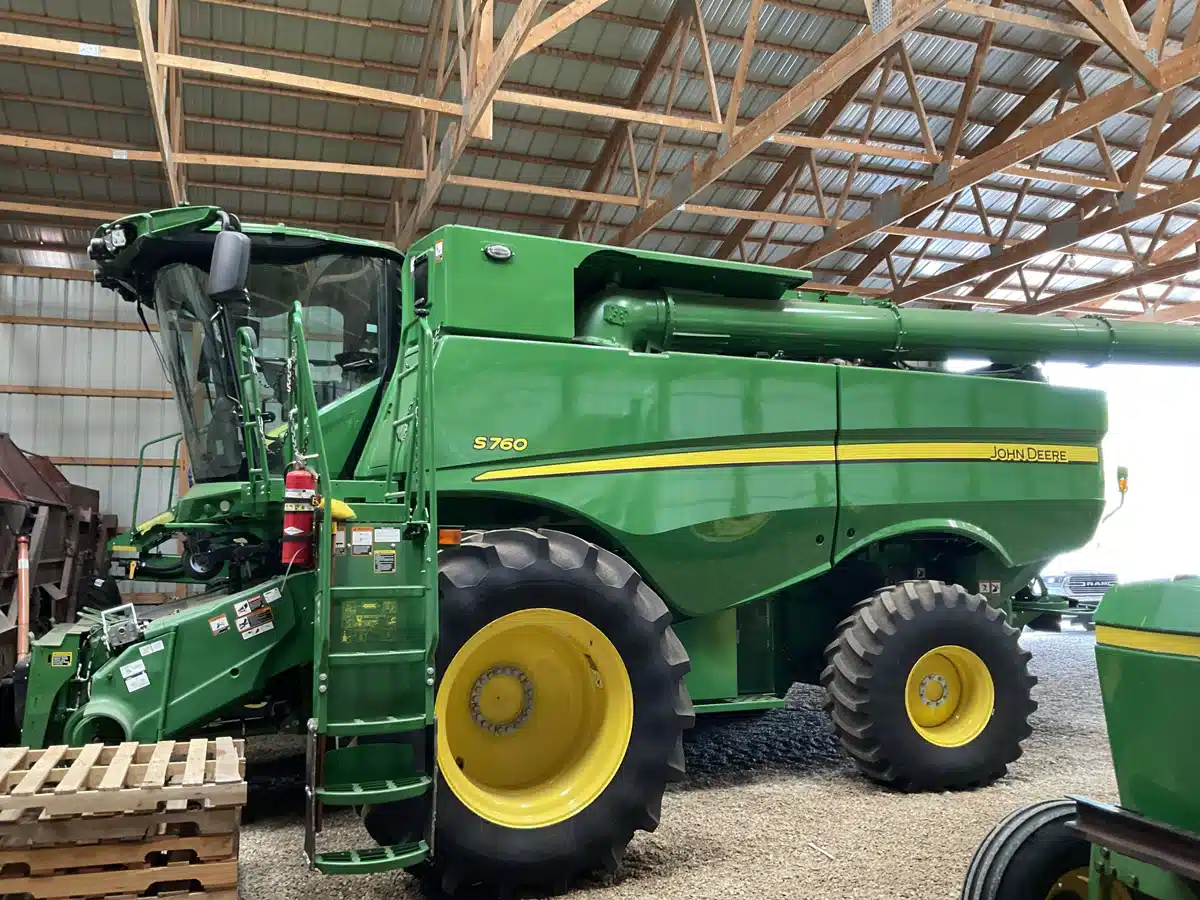 Photo de la Galerie 2 pour 2023 John Deere S760 Batteuse