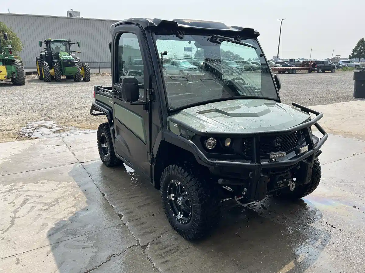 Photo de la Galerie 1 pour 2024 John Deere XUV 835M Véhicule utilitaire