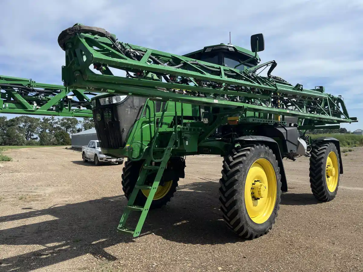 Gallery image 1 for 2024 John Deere 412R Sprayer - Self Propelled