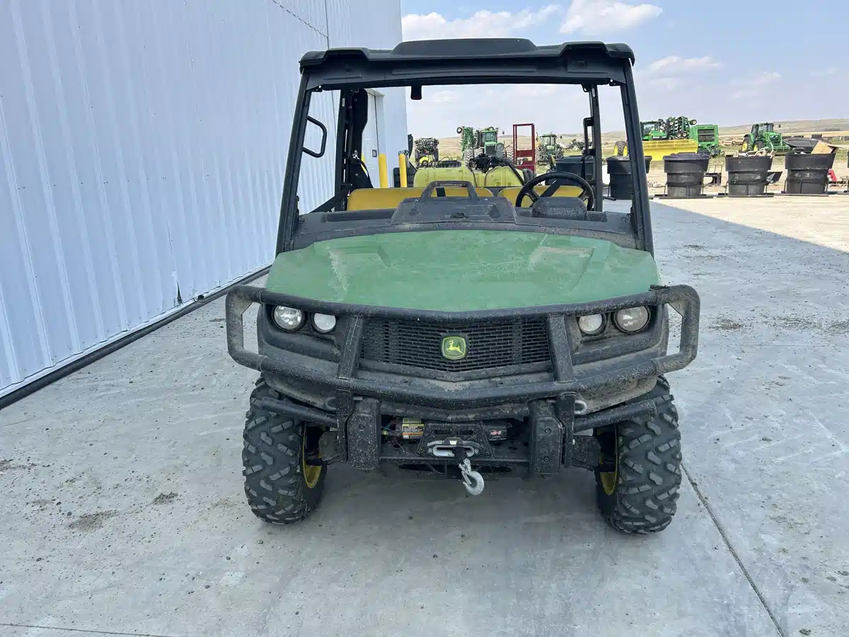 Gallery image 2 for 2022 John Deere XUV 835M Utility Vehicle