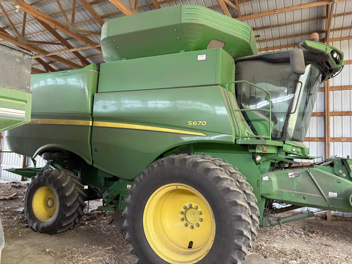 Gallery image 2 for 2012 John Deere S670 Combine