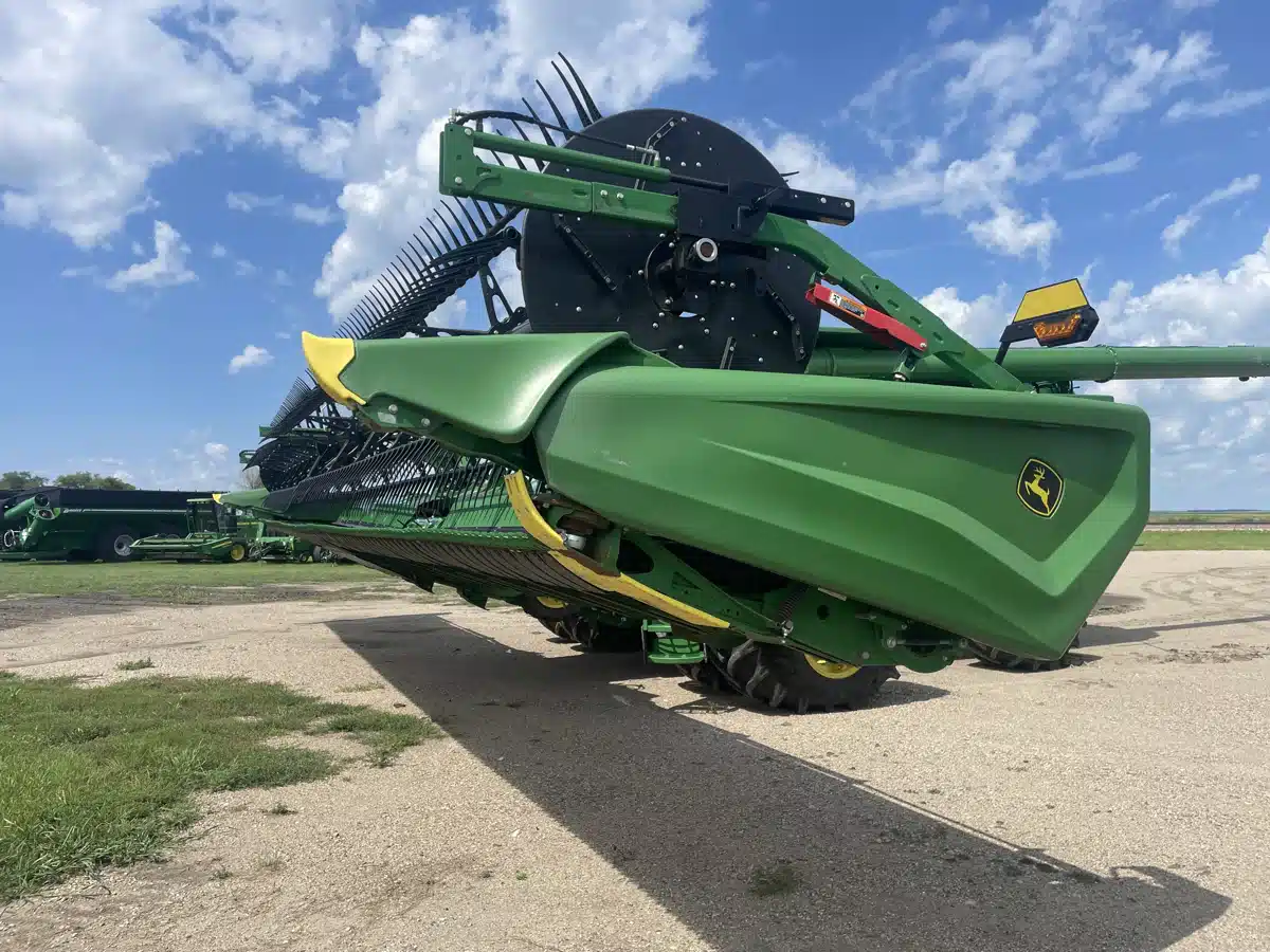 Gallery image 2 for 2022 John Deere HD50F Header - Flex Draper