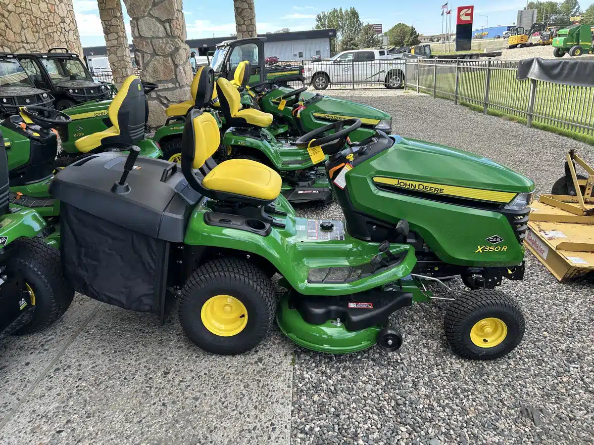 Photo de la Galerie 1 pour 2026 John Deere X350R Tracteur à pelouse