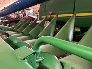 Photo de la Galerie 2 pour 2010 John Deere 608C Nez - Maïs