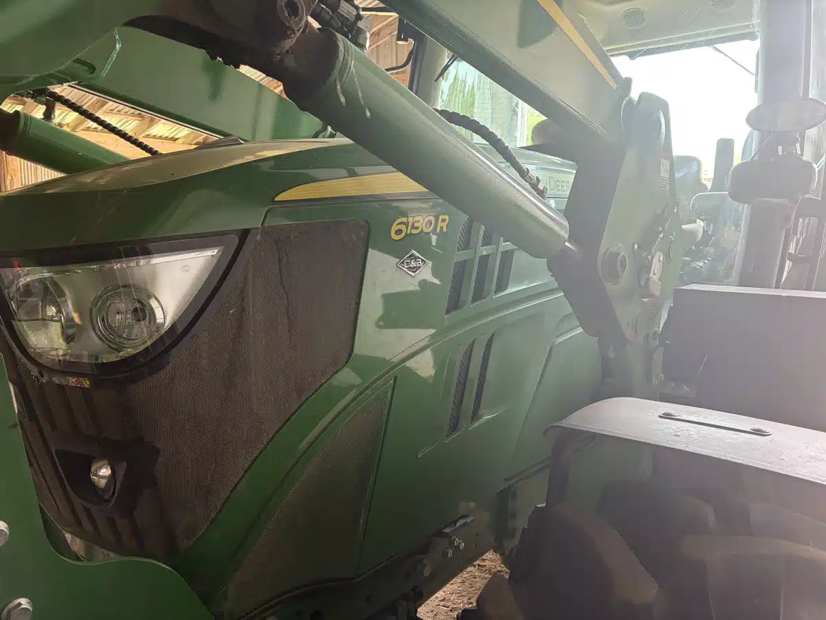 Gallery image 2 for 2022 John Deere 620R Front End Loader
