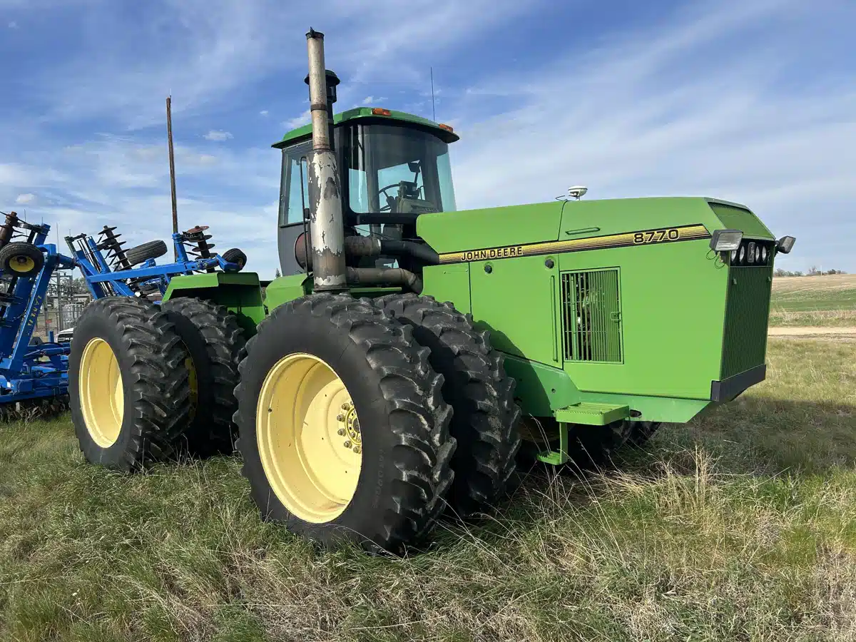 Gallery image 1 for 1996 John Deere 8770 Tractor