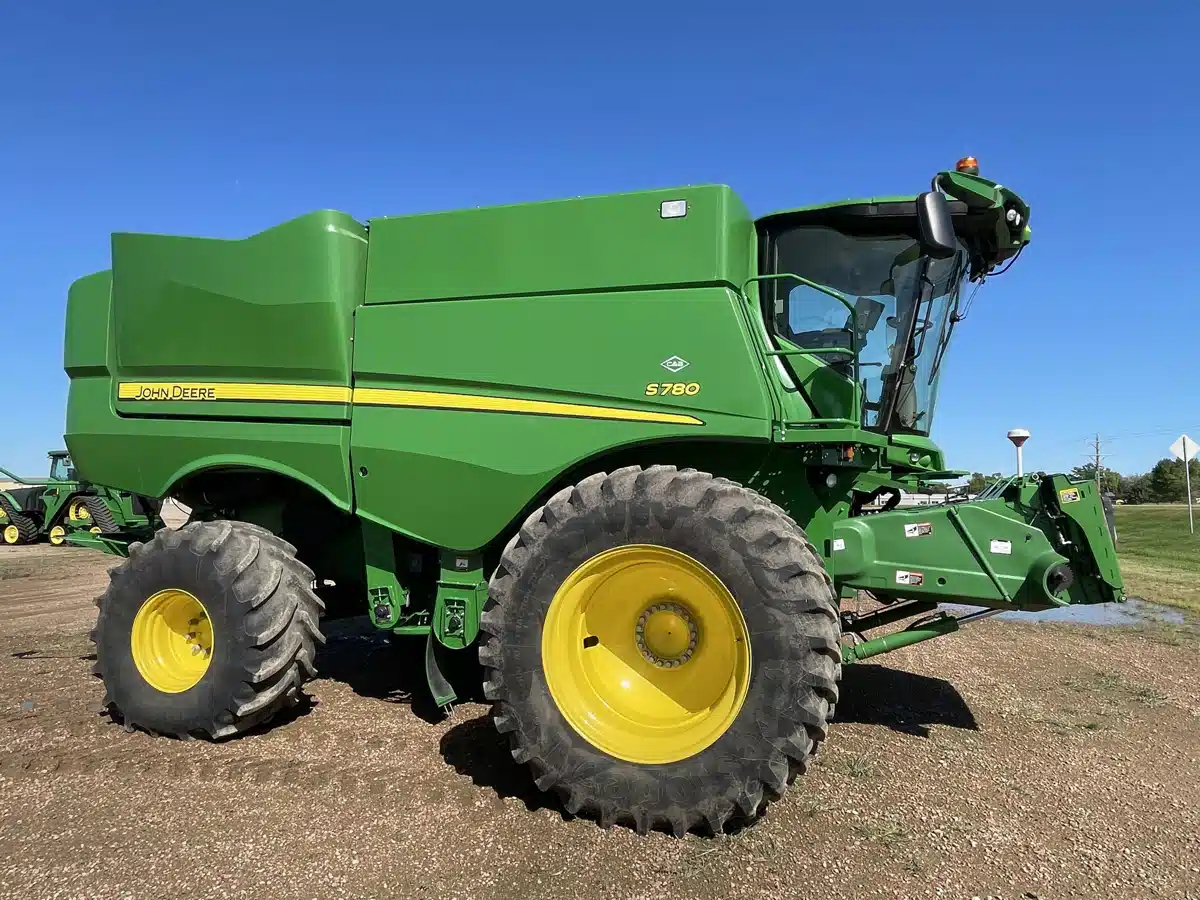 Gallery image 2 for 2019 John Deere S780 Combine