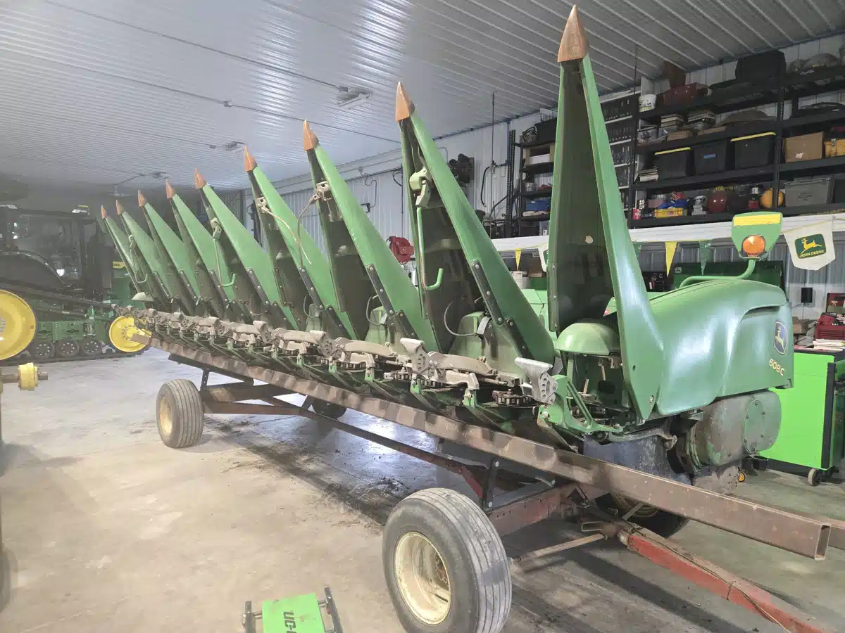 Photo de la Galerie 2 pour 2010 John Deere 608C Nez - Maïs