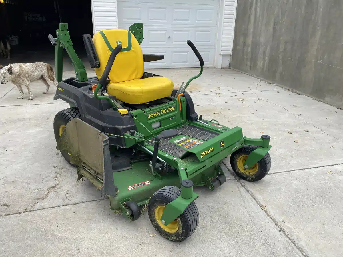 Gallery image 1 for 2023 John Deere Z530M Mower - Zero Turn
