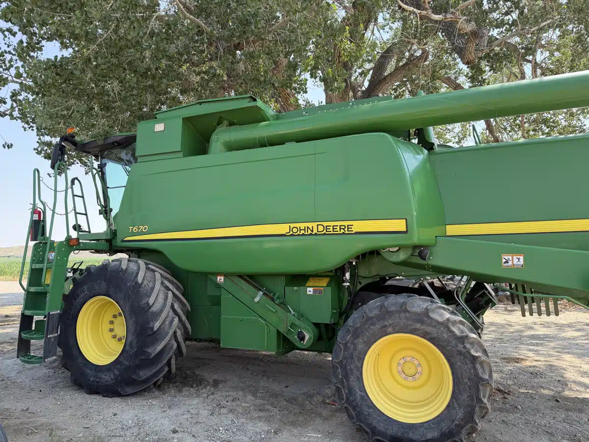 Photo de la Galerie 2 pour 2014 John Deere T670 Batteuse