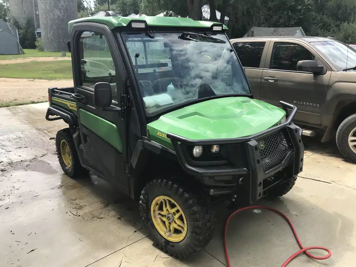 Gallery image 2 for 2023 John Deere XUV 835R Utility Vehicle
