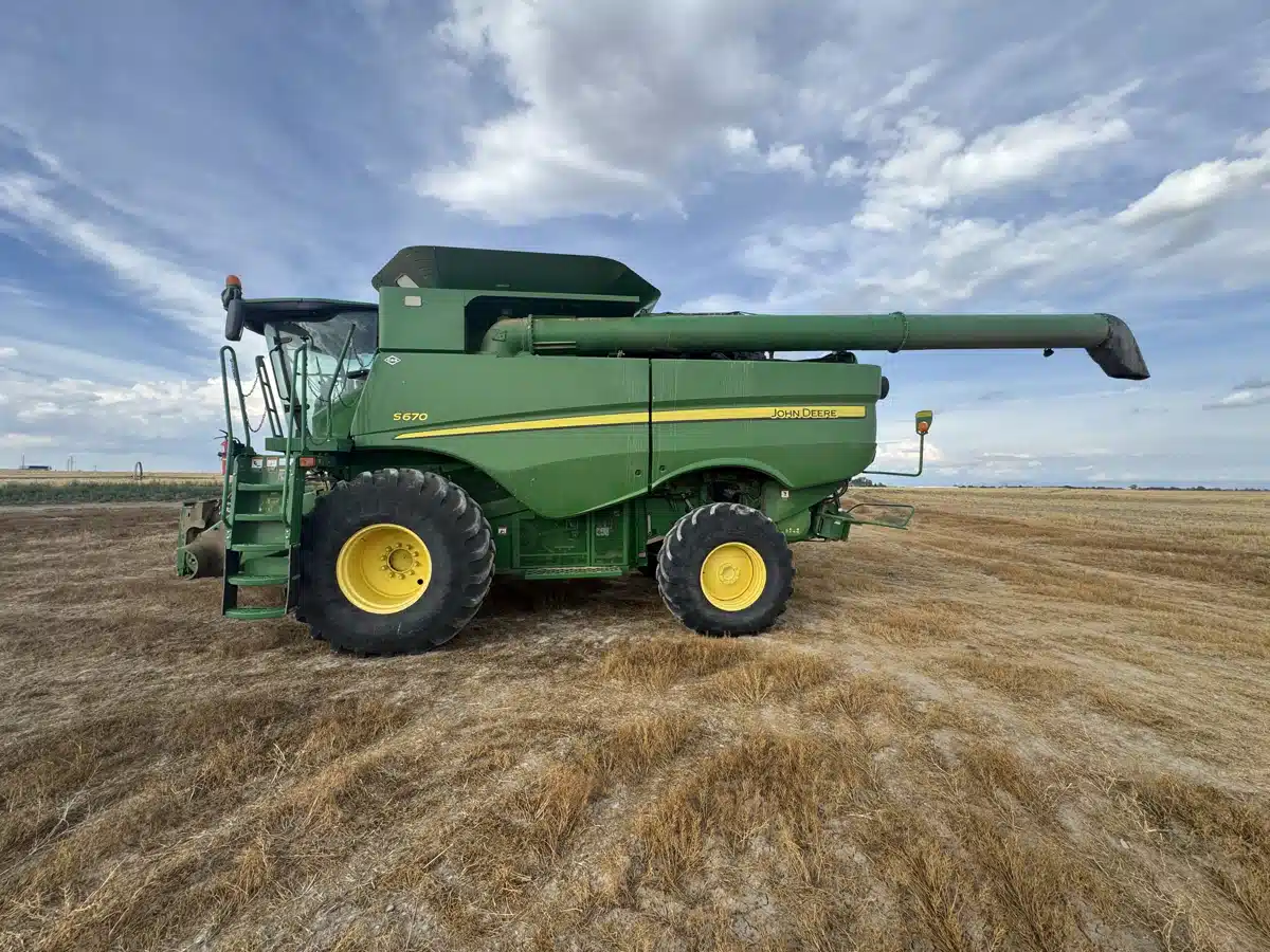 Photo de la Galerie 1 pour 2014 John Deere S670 Batteuse