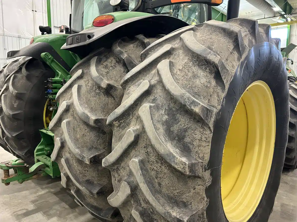 Photo de la Galerie 2 pour 2011 John Deere 8360R Tracteur