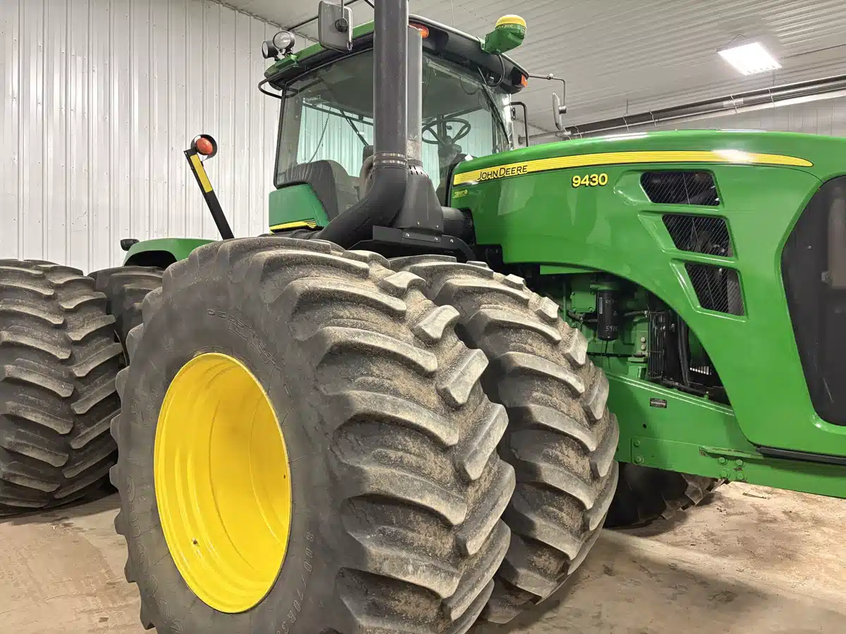 Gallery image 1 for 2010 John Deere 9430 Tractor