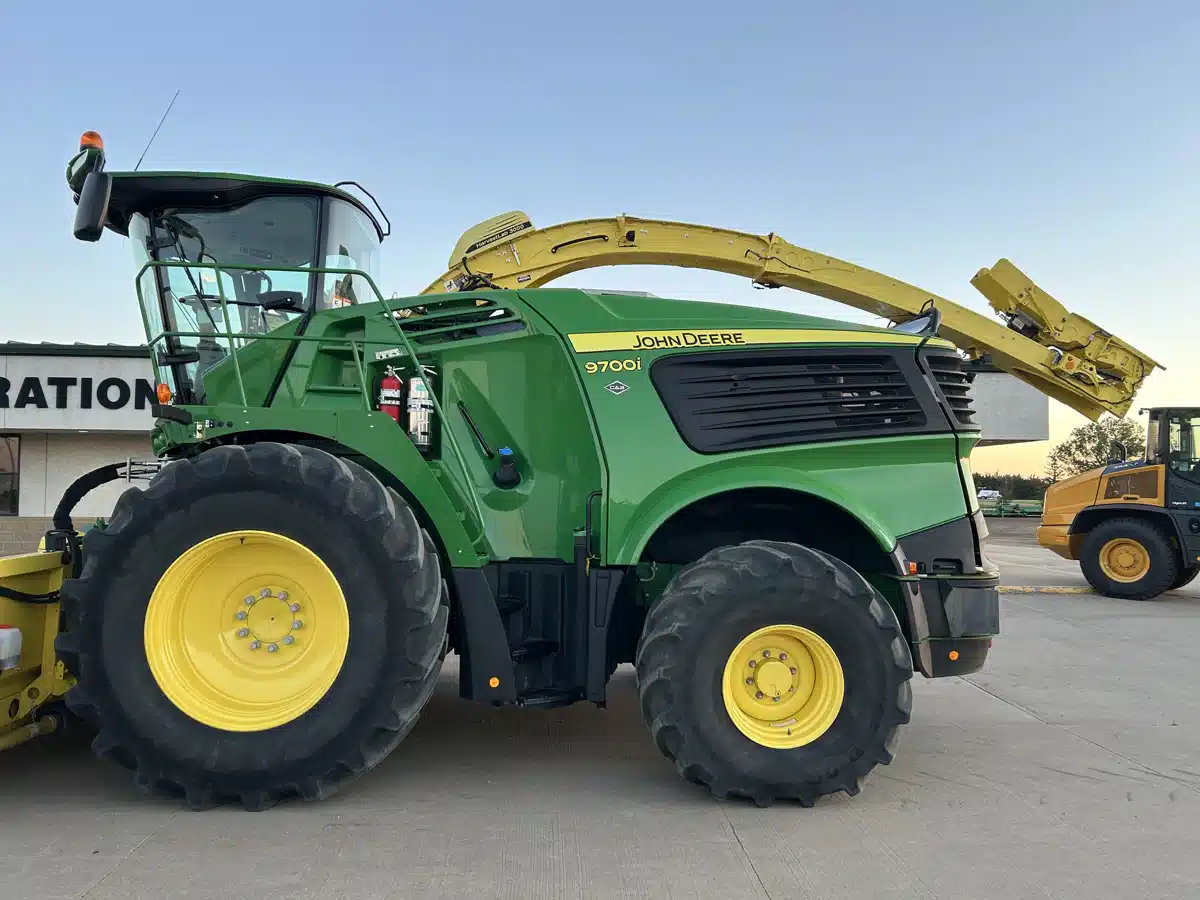 Gallery image 1 for 2021 John Deere 9700 Forage Harvester