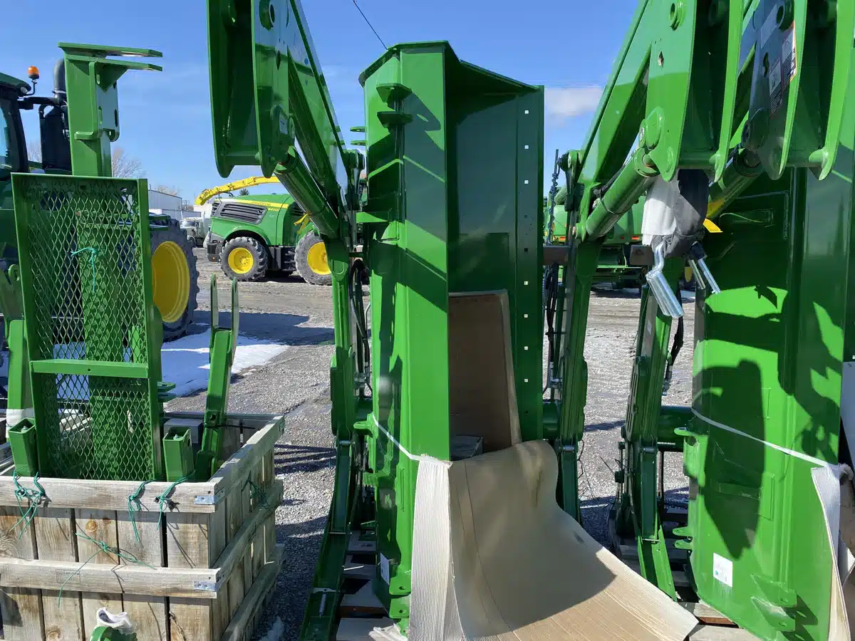 Photo de la Galerie 2 pour 2023 John Deere H310 chargeur frontal