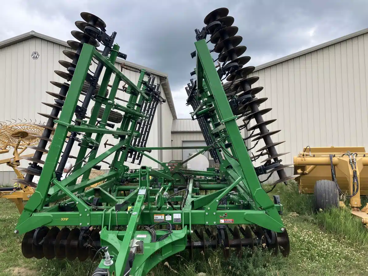 Gallery image 1 for 2017 John Deere 2310 Mulch Finisher
