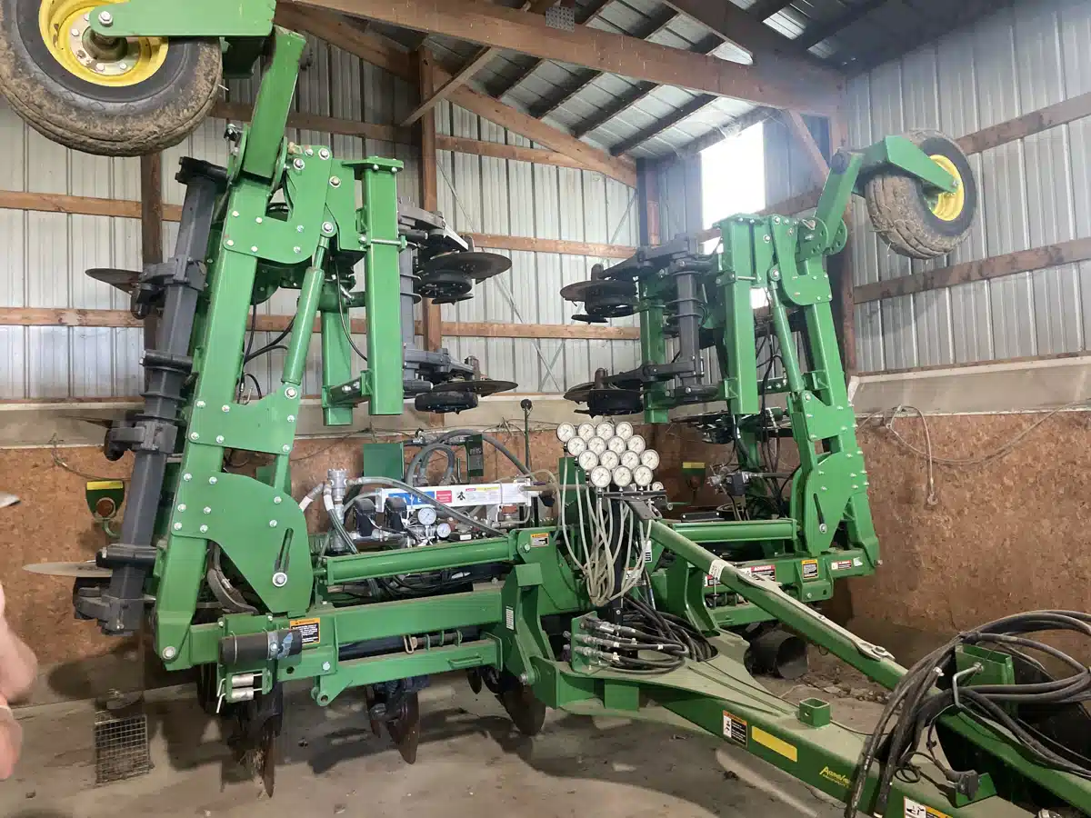 Gallery image 1 for 2015 John Deere 2510H Tractor