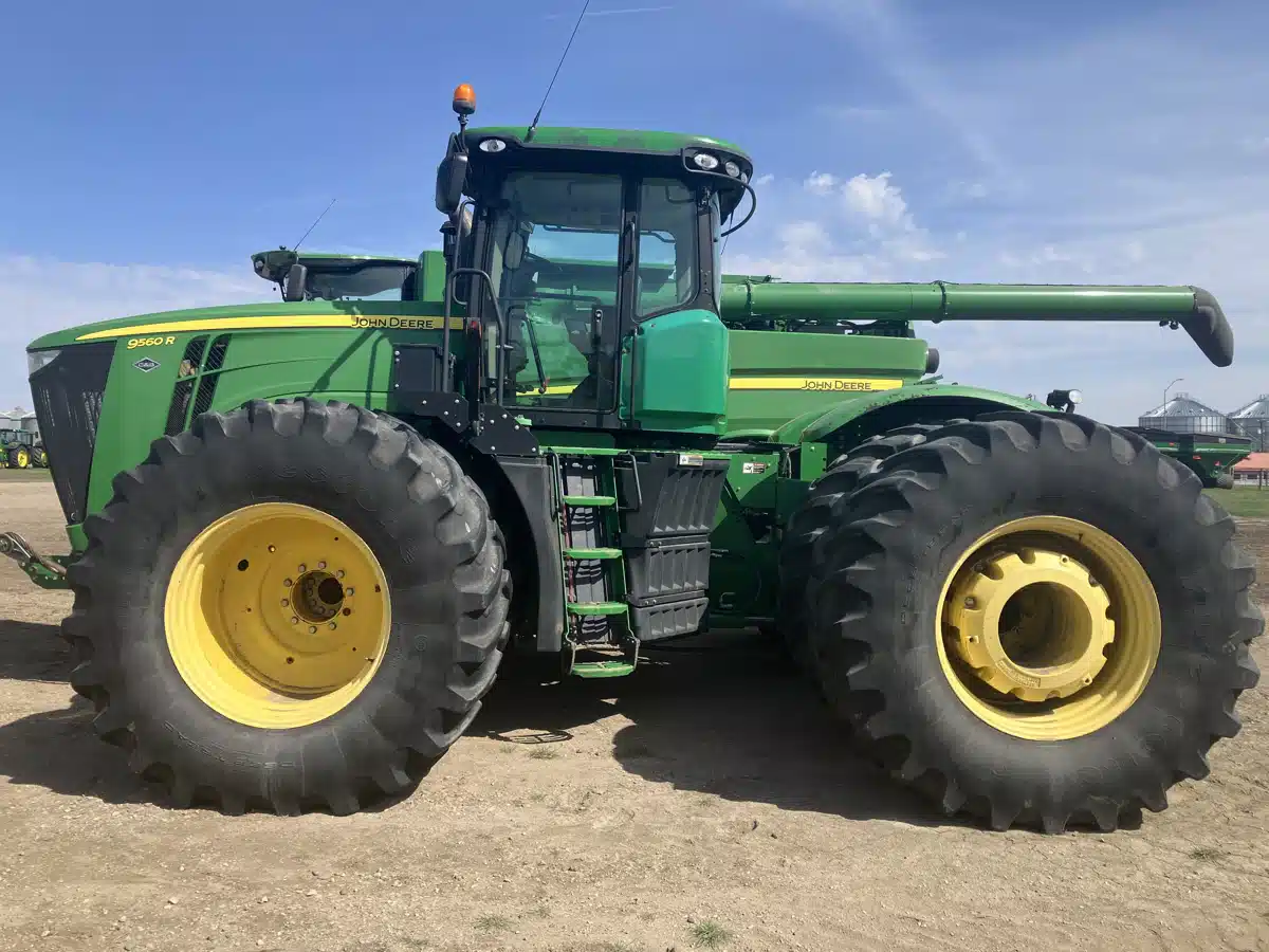 Photo de la Galerie 2 pour 2012 John Deere 9560R Tracteur