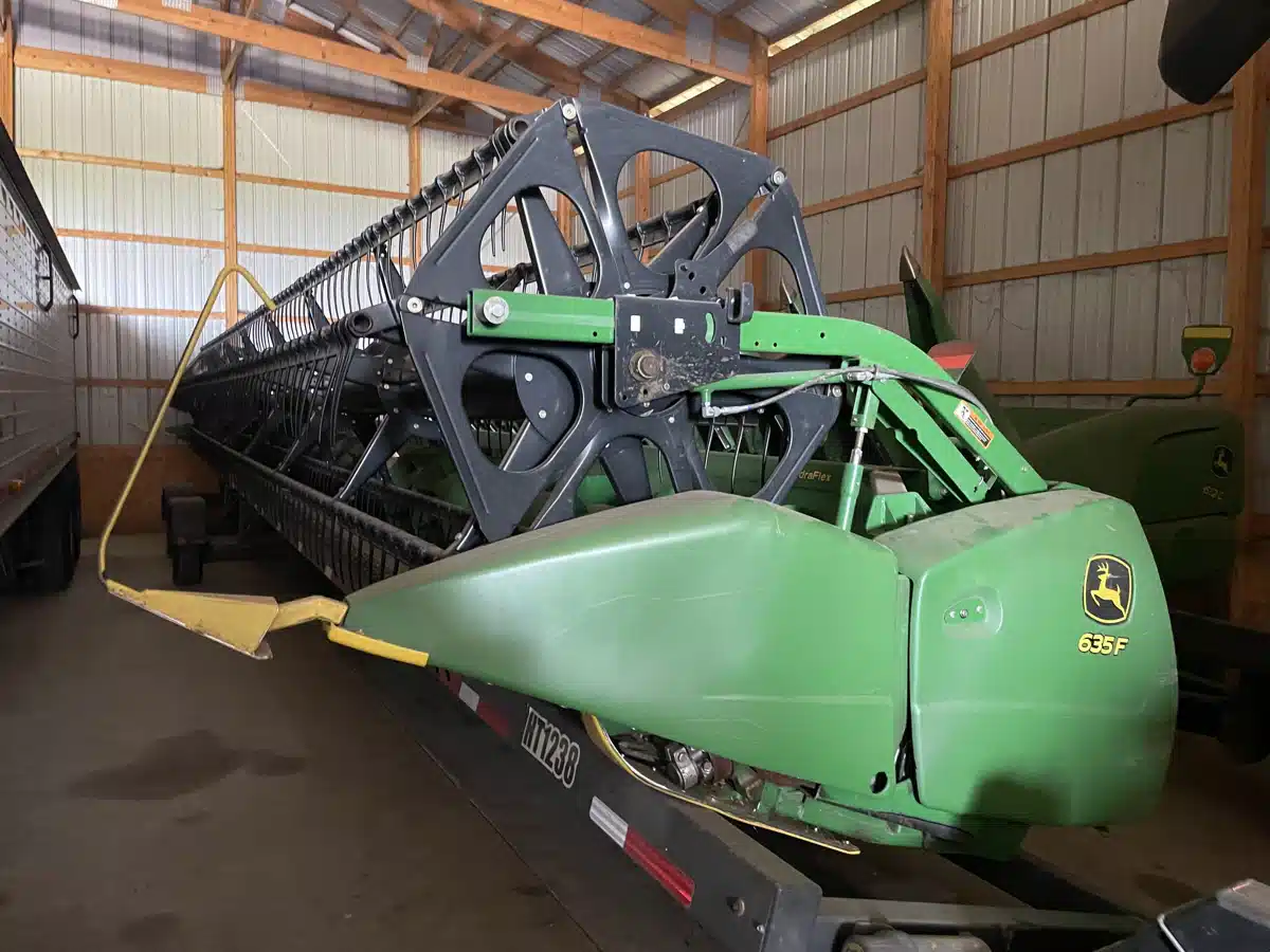 Gallery image 2 for 2012 John Deere 635 Header - Flex