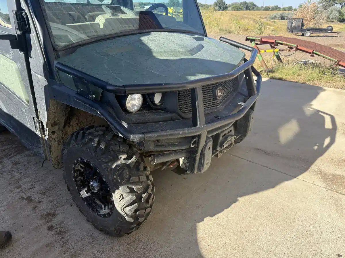 Gallery image 1 for 2023 John Deere XUV 835R Utility Vehicle
