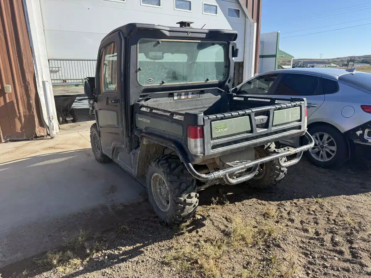 Gallery image 2 for 2023 John Deere XUV 835R Utility Vehicle